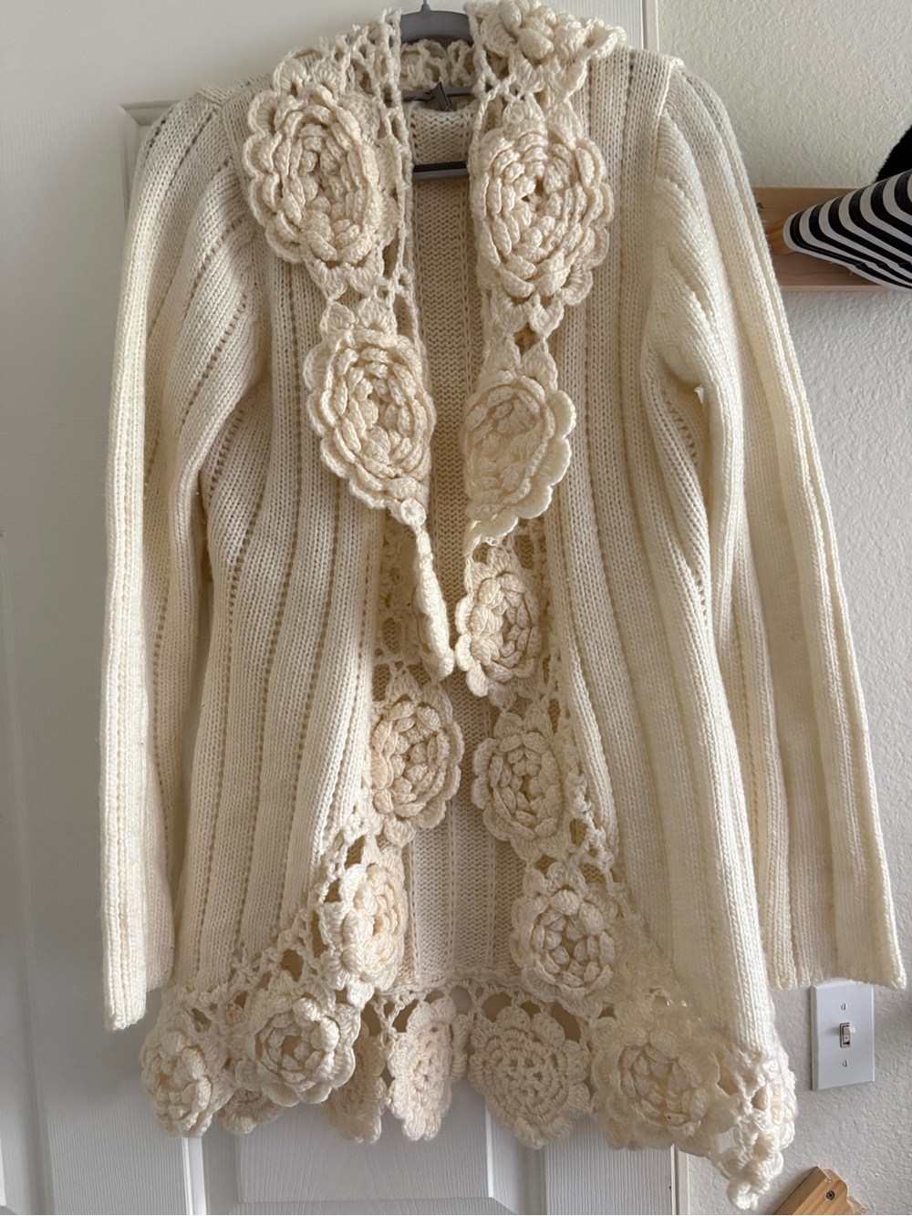 Roz & Ali Cream Crochet-Trim Open Front Cardigan